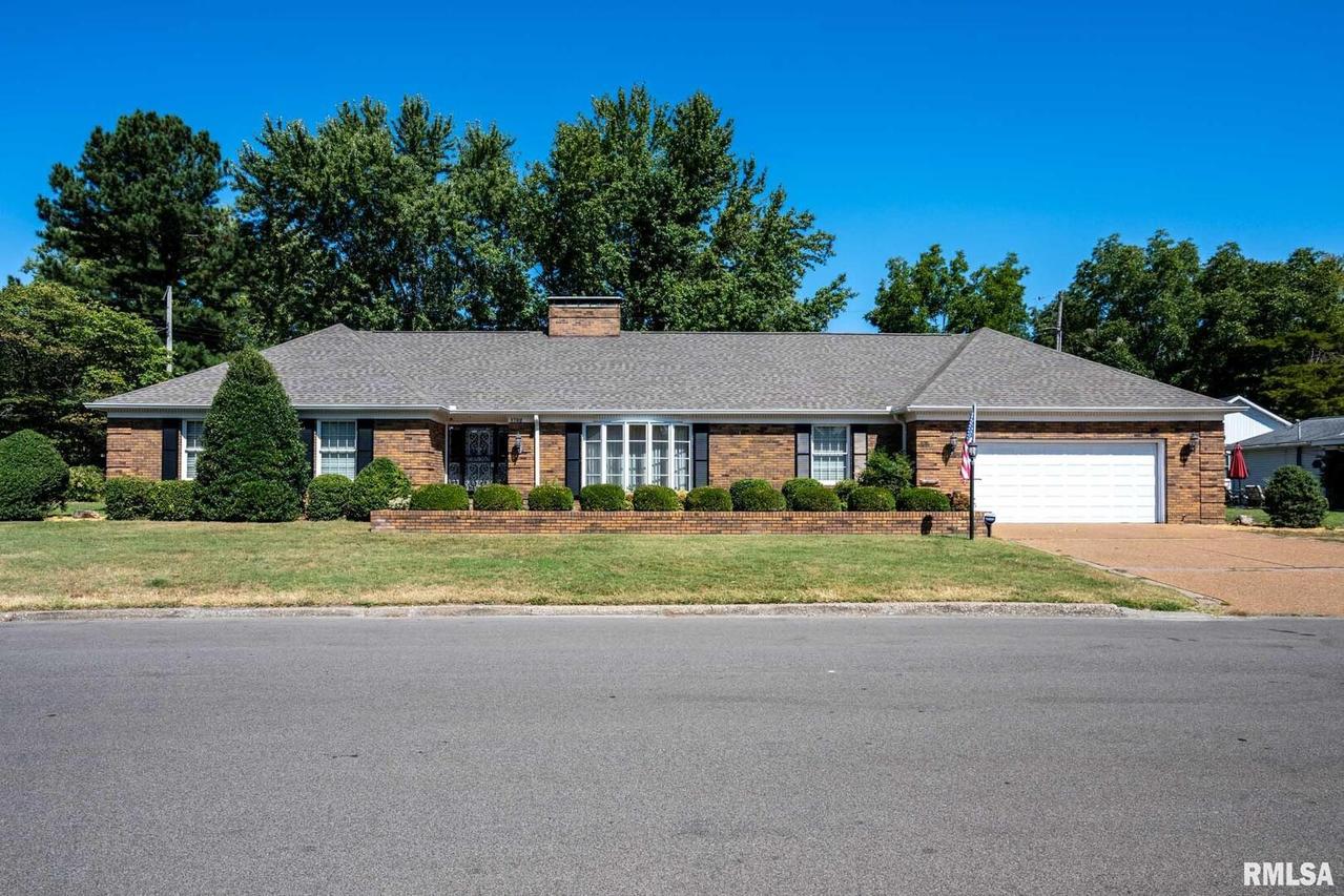 1702 Redbud Ln., Marion, IL 62959