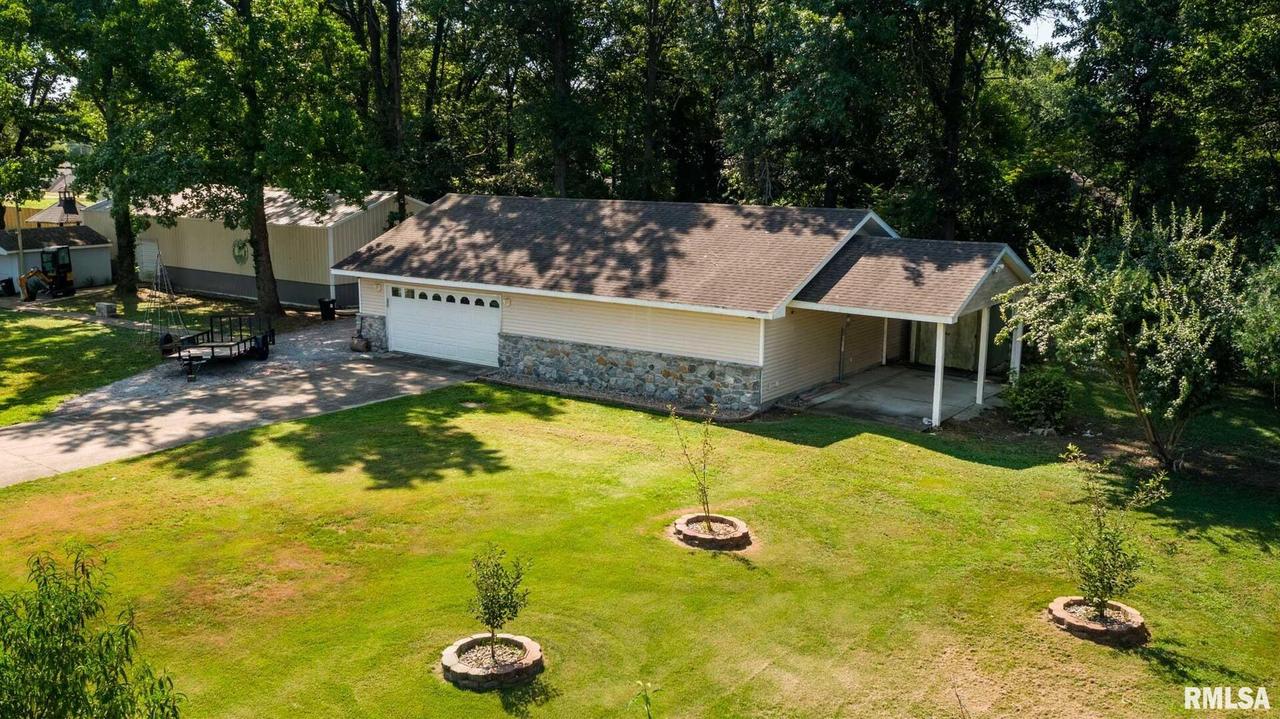 000 E Candy Cane Ln., West Frankfort, IL 62896