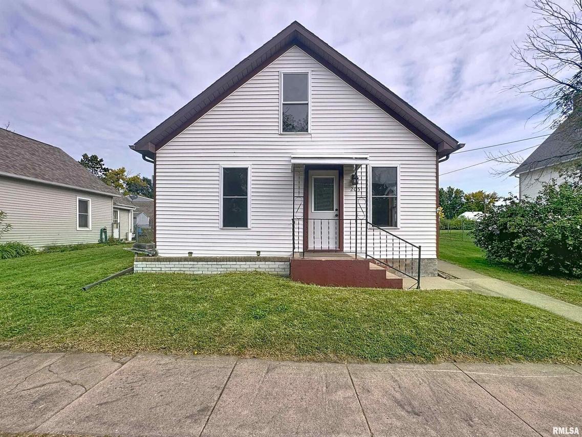 205 3rd St., Sherrard, IL 61281