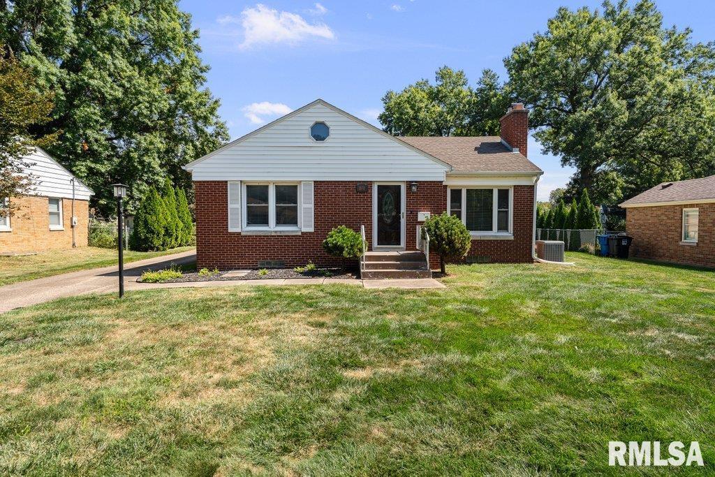 1870 25th Avenue Ct., Moline, IL 61265