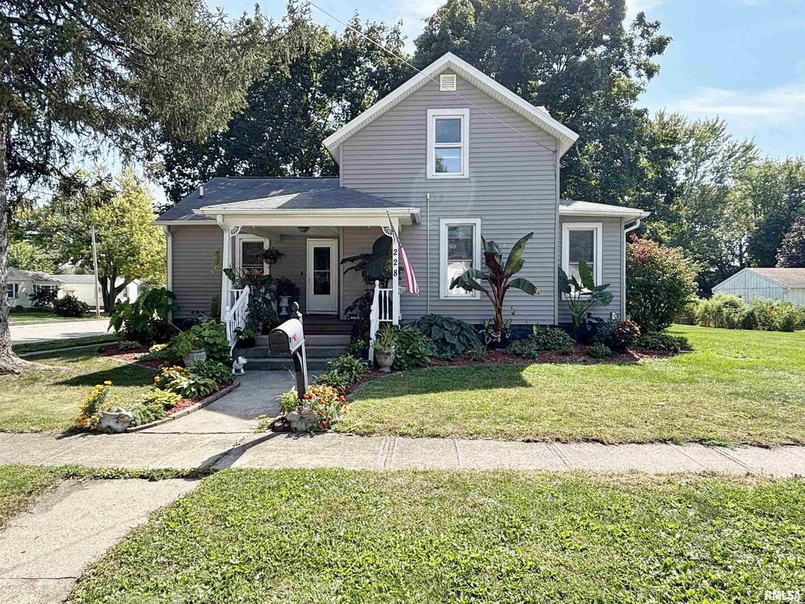 228 E Locust St., Geneseo, IL 61254