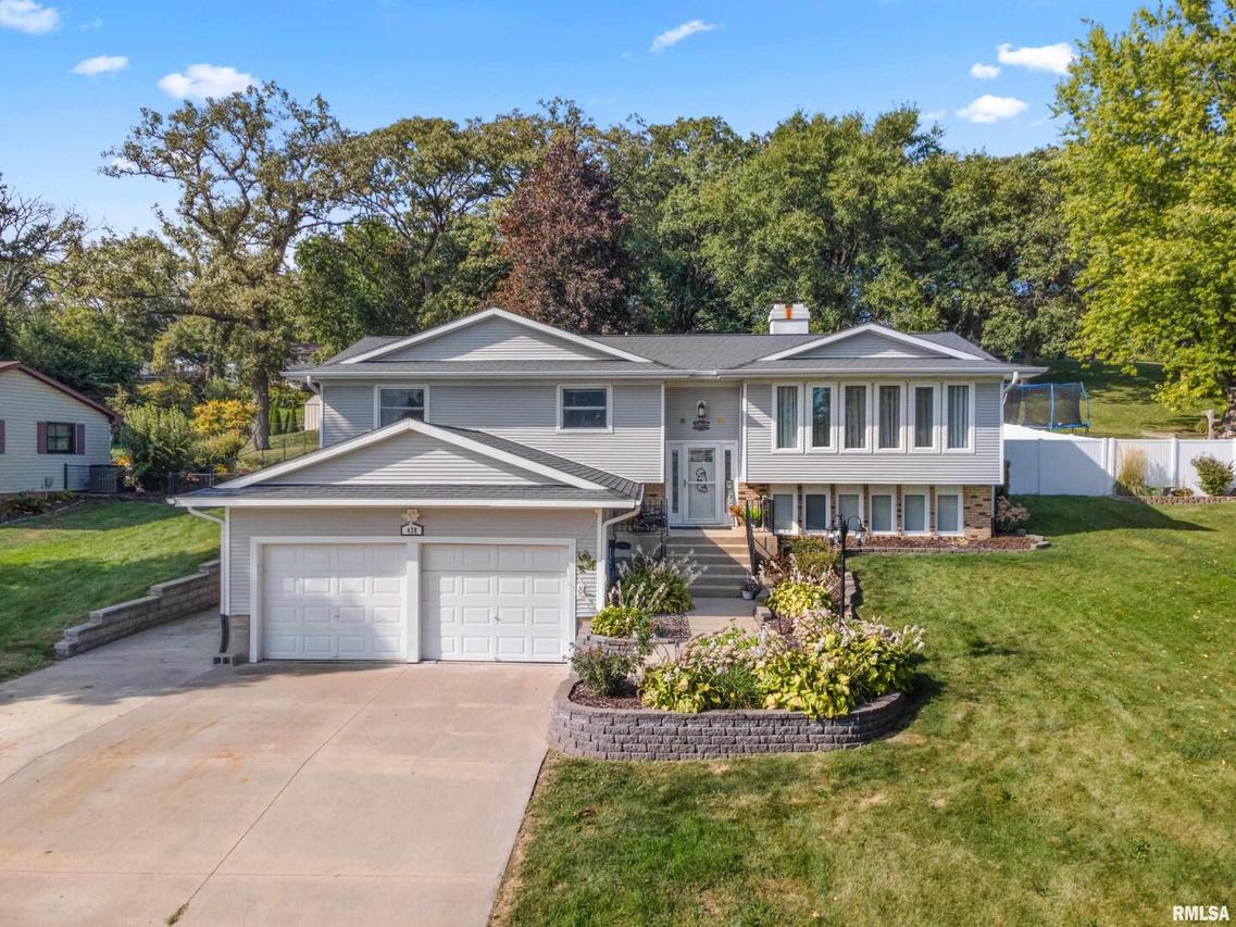 438 Center Dr., Geneseo, IL 61254