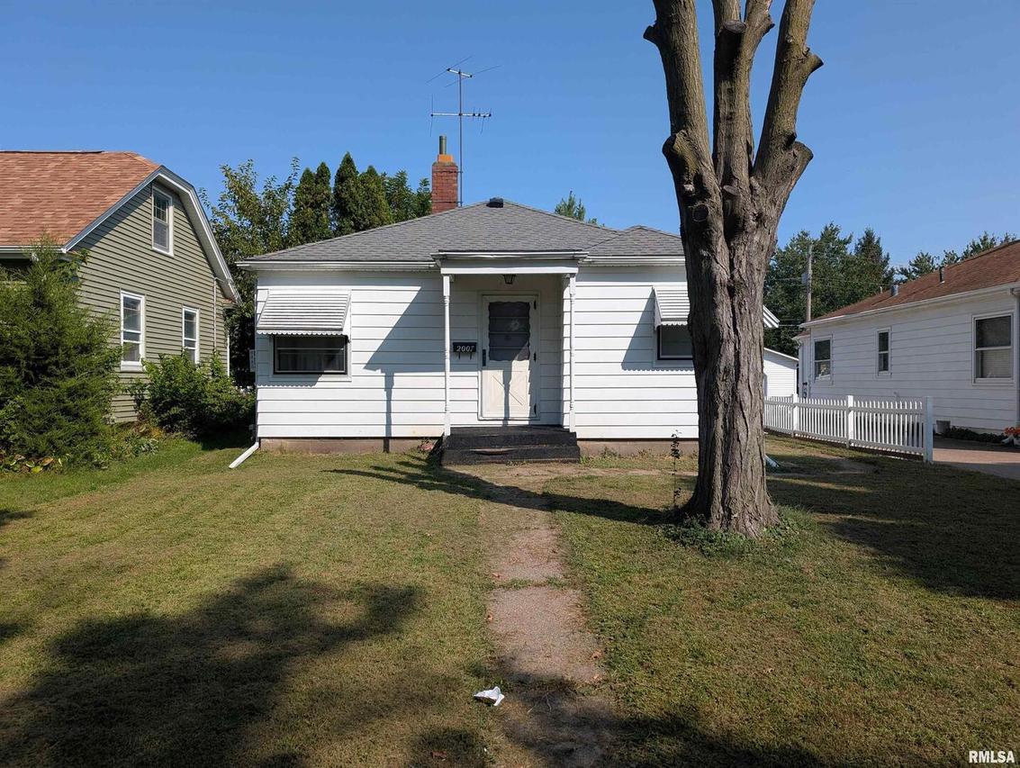 2007 46th St., Rock Island, IL 61201