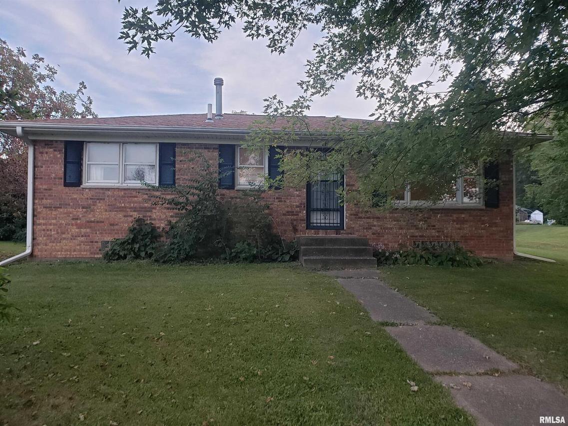 226 4th Ave., Andalusia, IL 61232