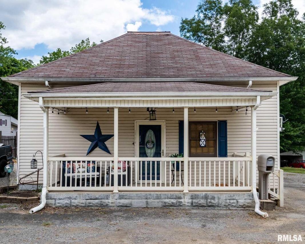 522 N Division St., Carterville, IL 62918