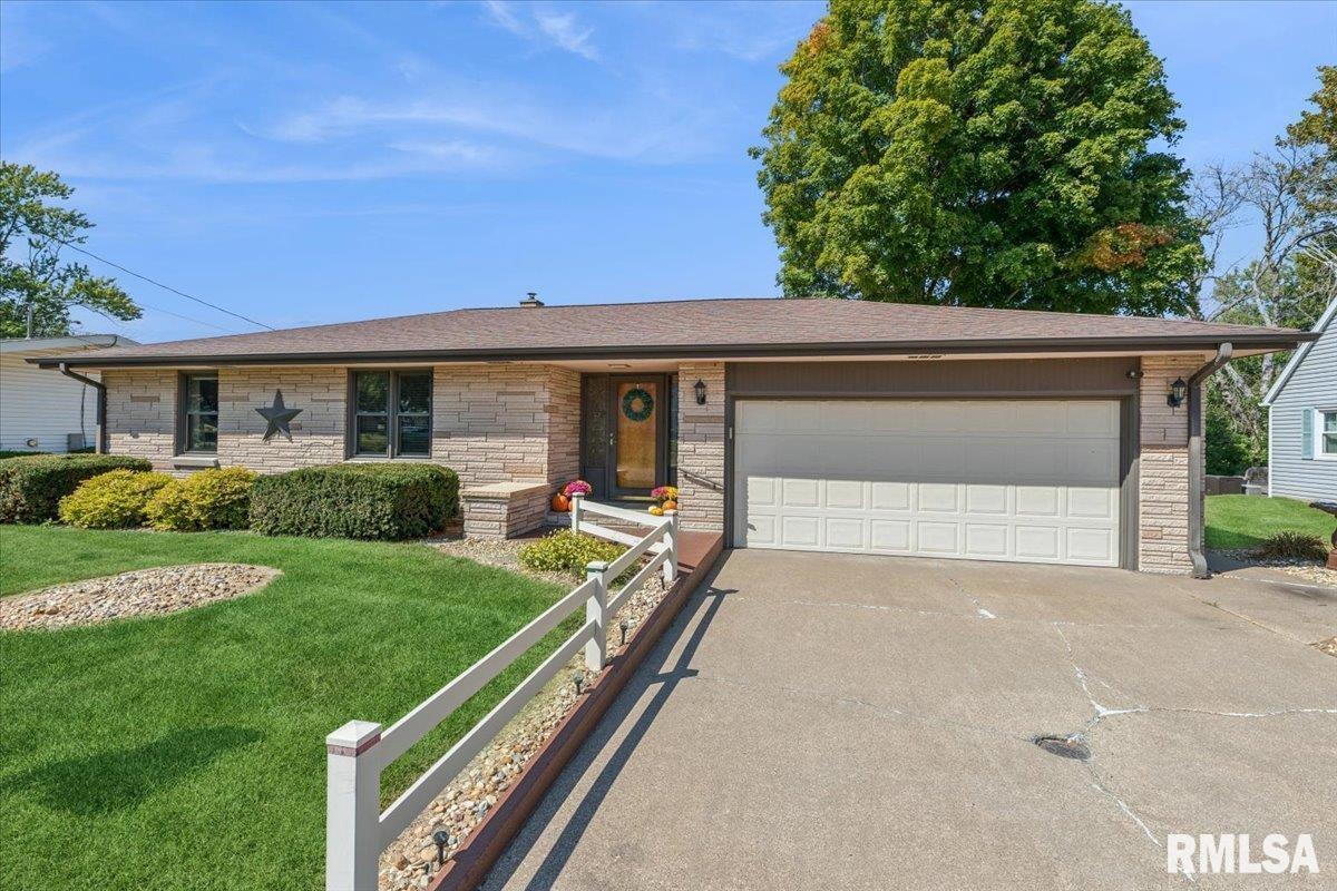 1006 S Church St., Albany, IL 61230