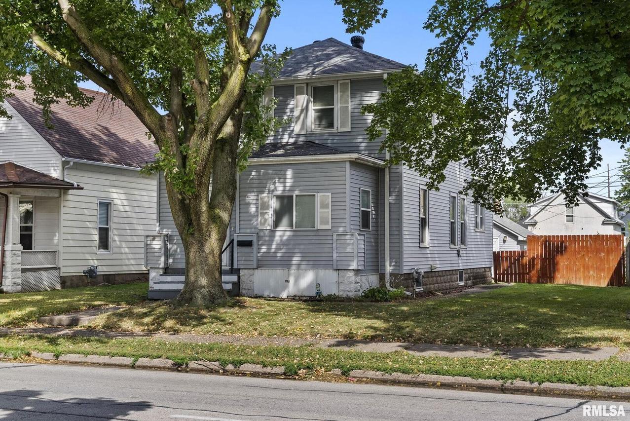 539 16th Ave., East Moline, IL 61244