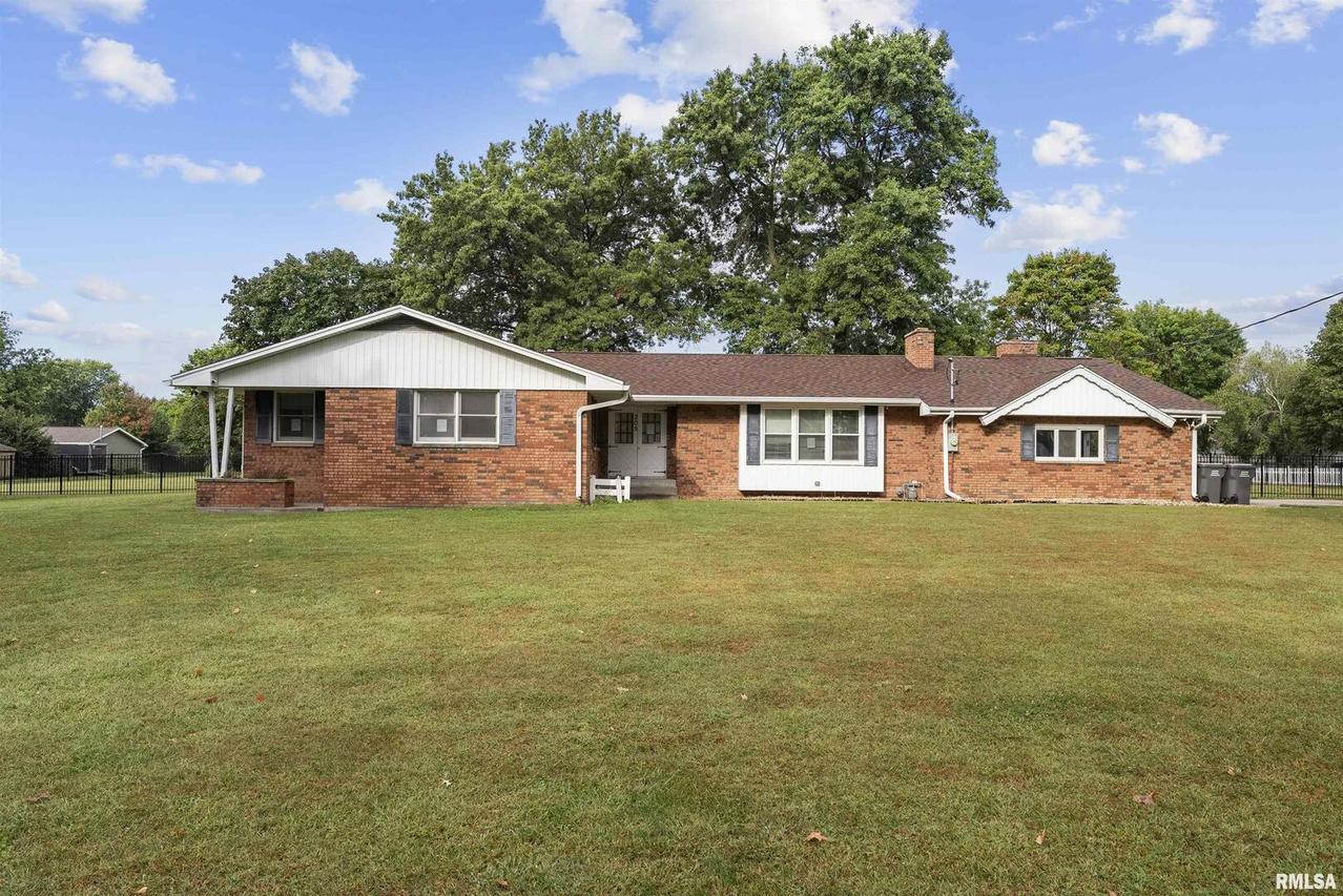 305 N Henderson Rd., Alexis, IL 61412