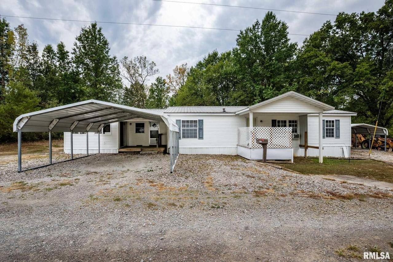 370 Dove Ln., Elkville, IL 62932