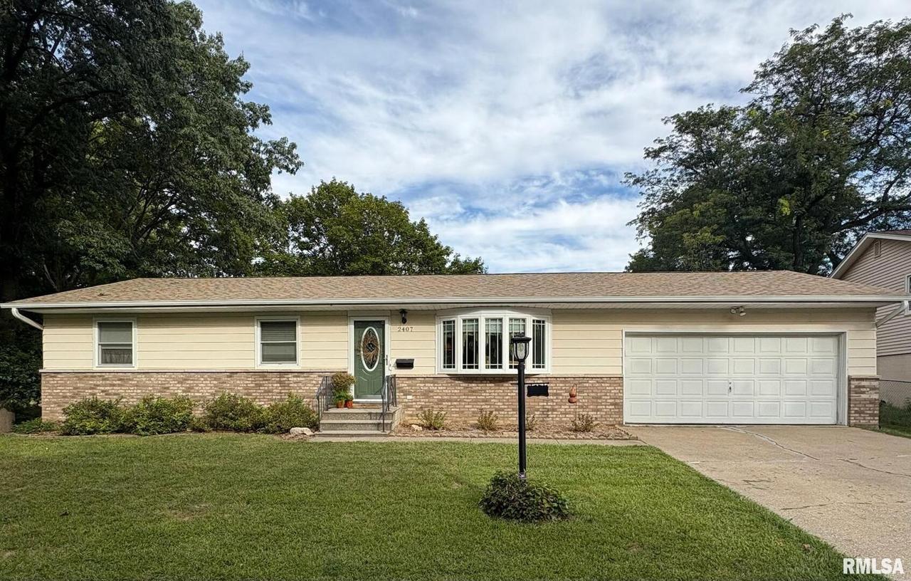 2407 2nd St., Moline, IL 61265
