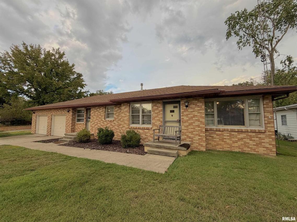 117 Marshall Pl., Carmi, IL 62821