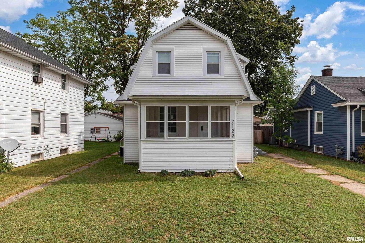 2122 6th Street Ct., East Moline, IL 61244