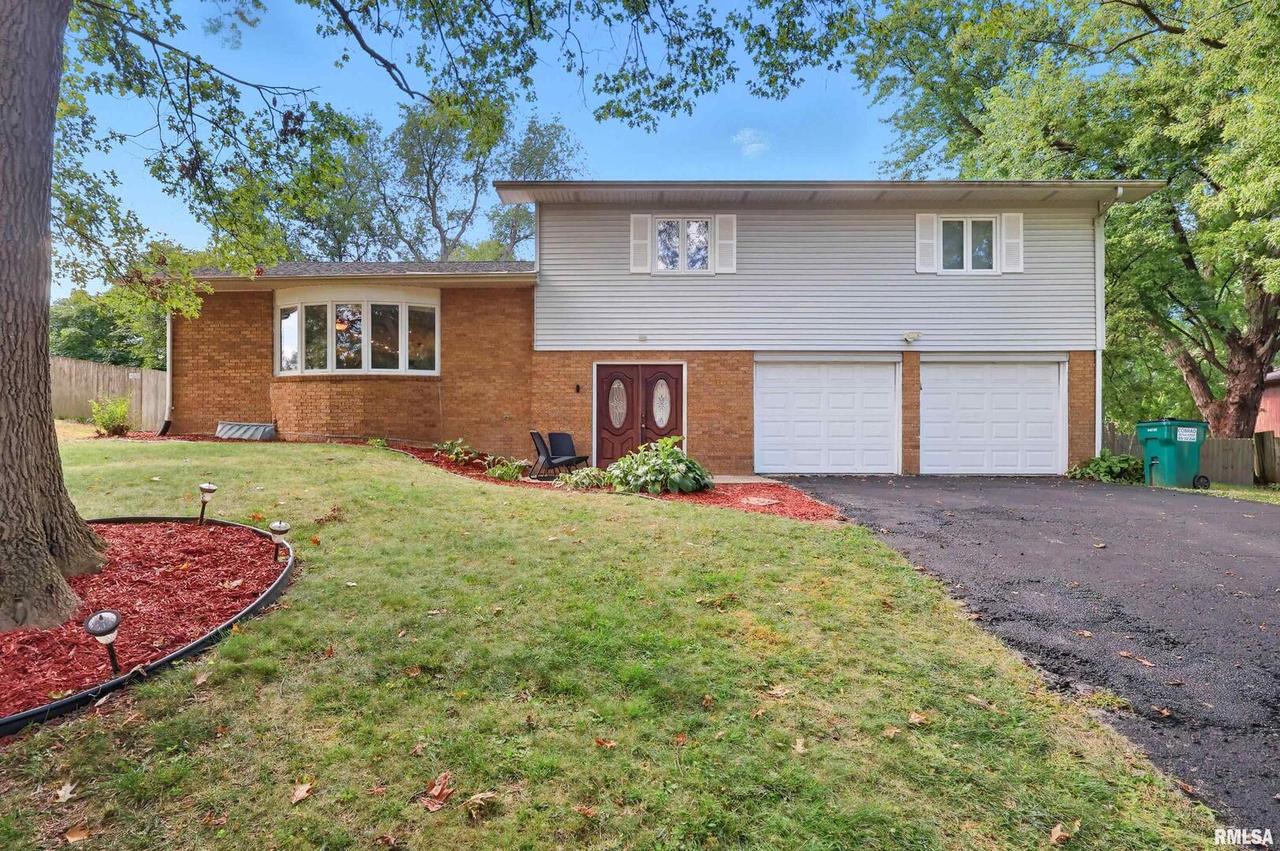 27 Crestview Dr., Geneseo, IL 61254