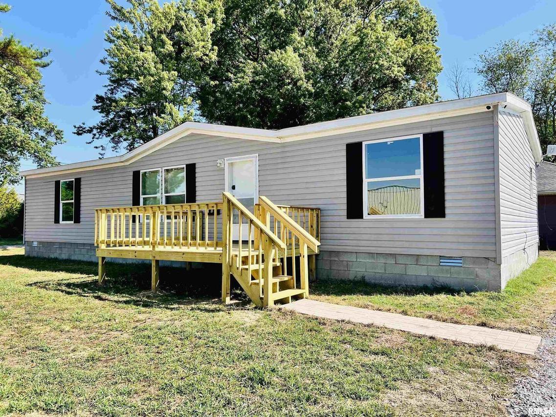 1101 E Oak St., West Frankfort, IL 62896