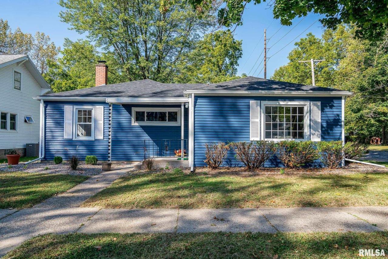 2615 4th St., Moline, IL 61265