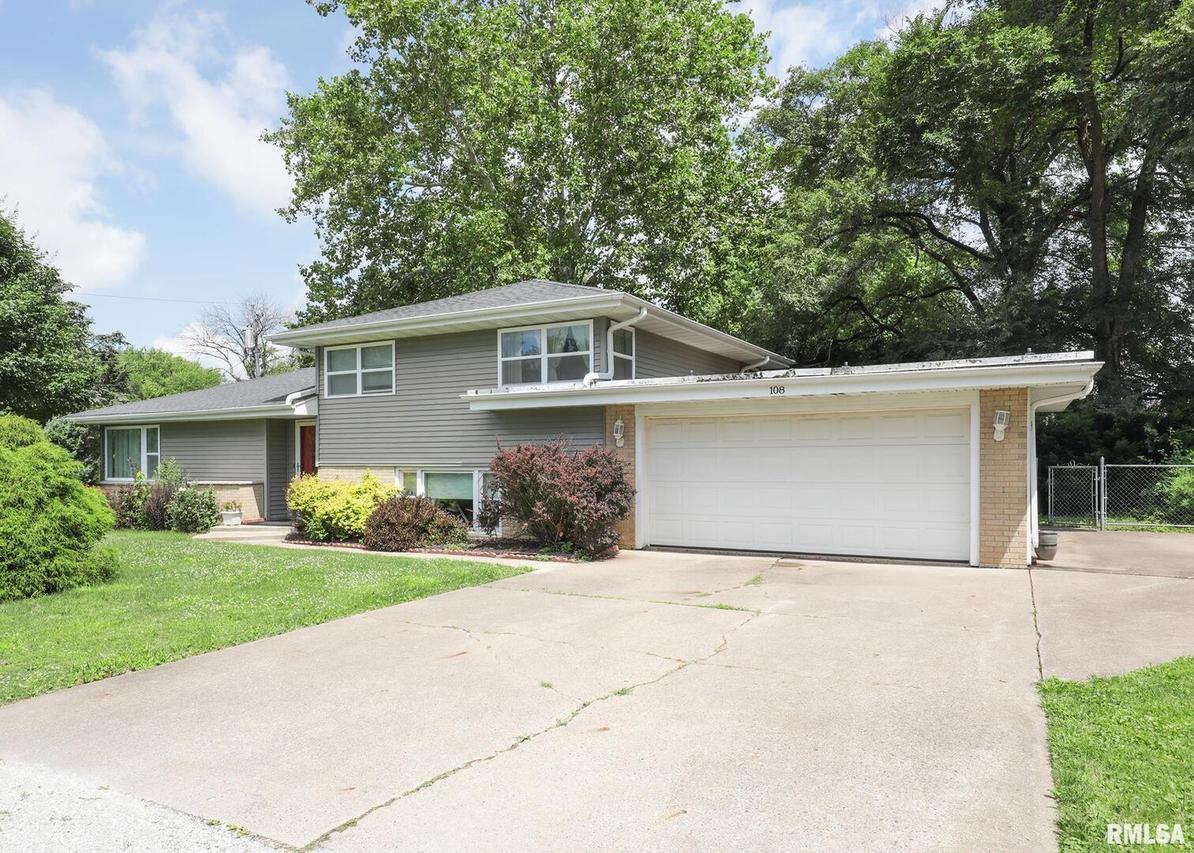 108 W 15th Ave., Coal Valley, IL 61240