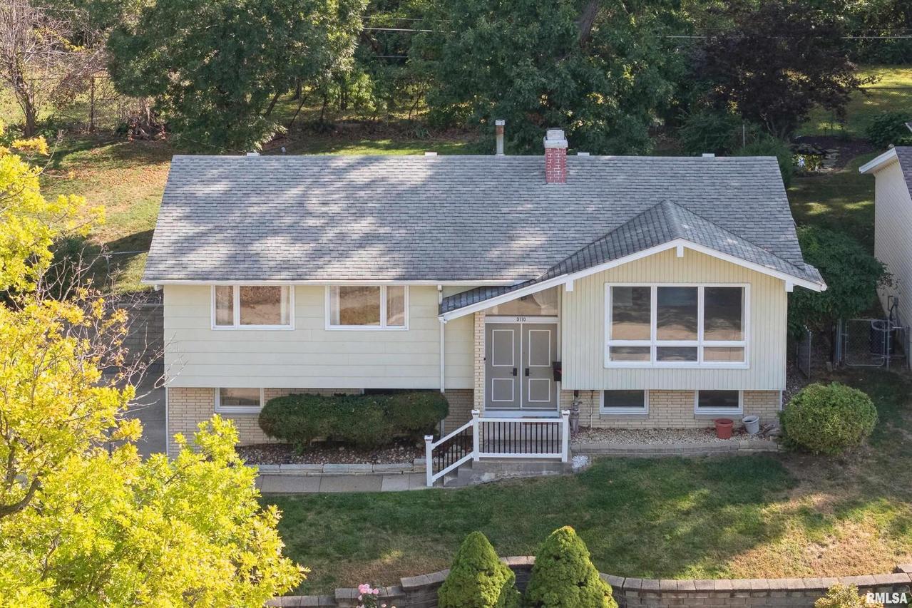3110 30th St., Moline, IL 61265