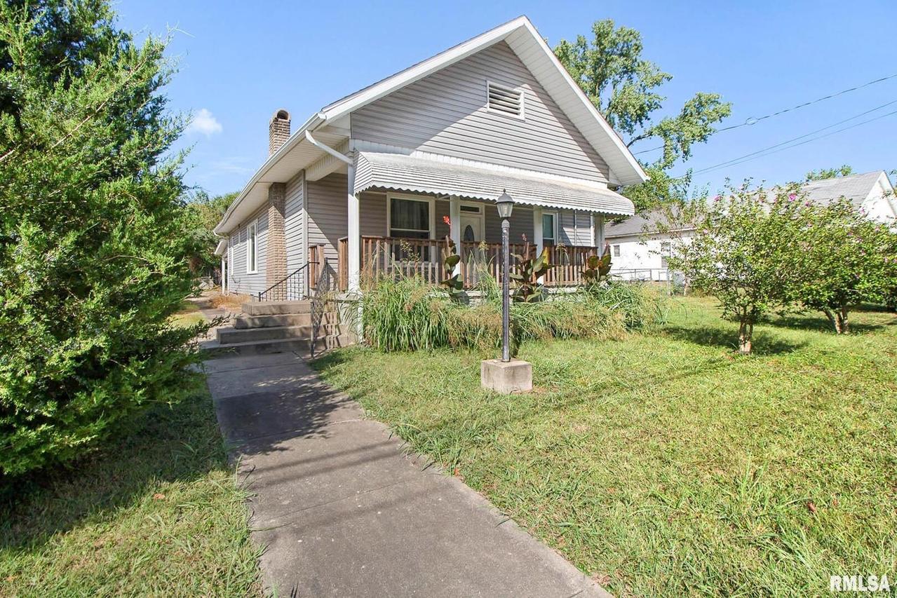 1210 Barham Ave., Johnston City, IL 62951