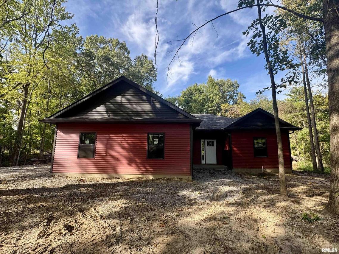 208 Hall St., Cambria, IL 62915