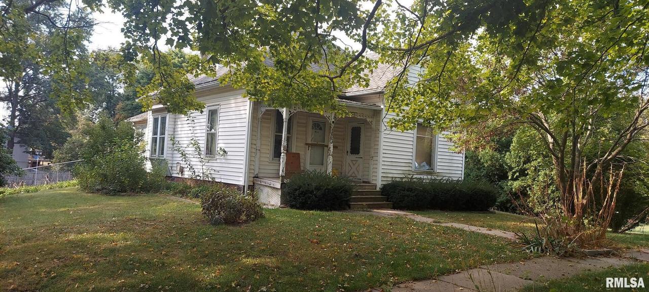 303 Sycamore St., New Windsor, IL 61465