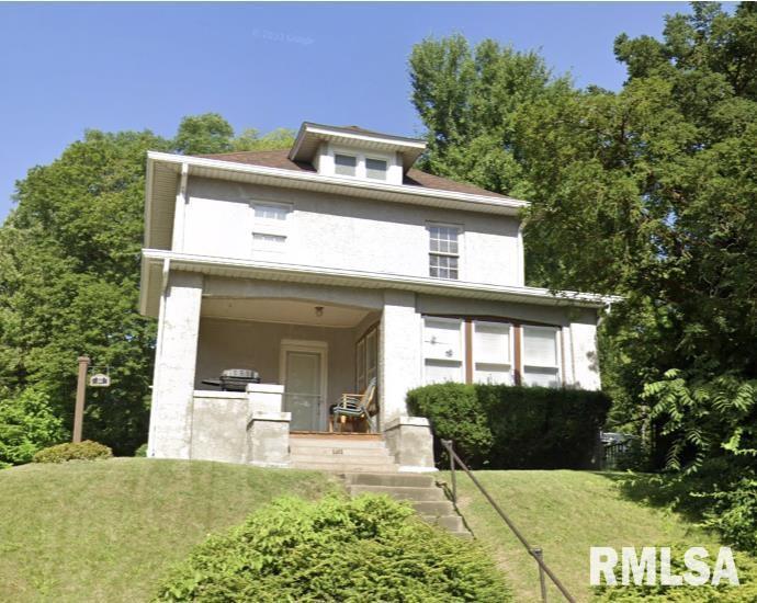 1141 15th St., Moline, IL 61265