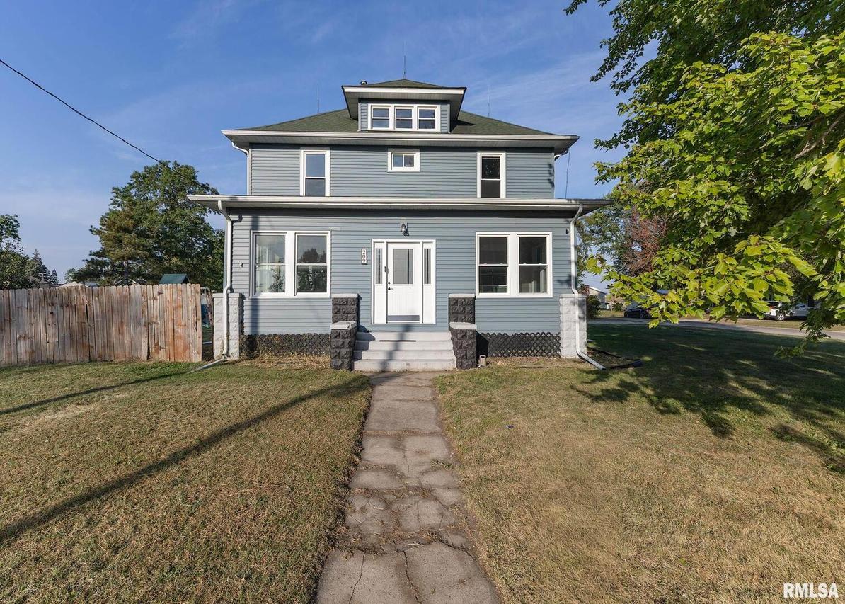 209 East St., Lynn Center, IL 61262