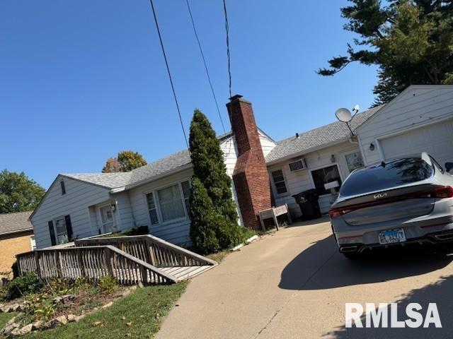 2111 30th St., Rock Island, IL