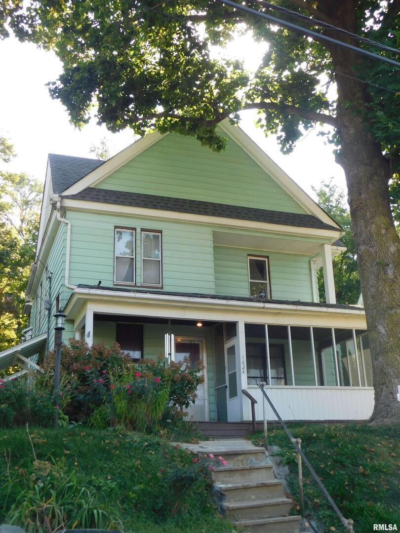 1624 9th Ave., Moline, IL 61265