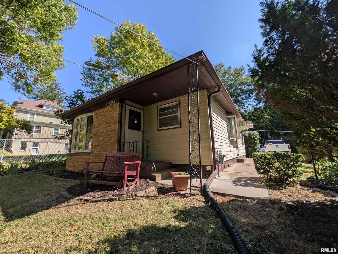 1930 11th Ave. #A, Moline, IL 61265