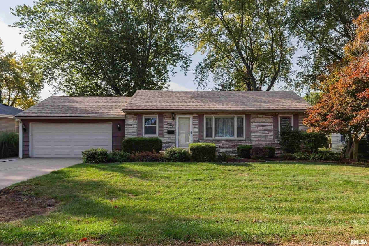 1124 35th Avenue Ct., East Moline, IL 61244