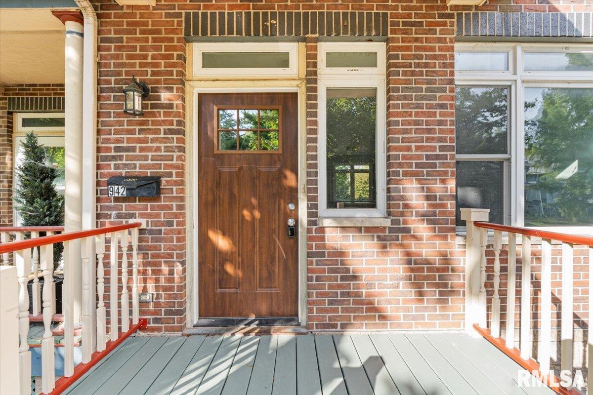 942 22nd St., Rock Island, IL 61201