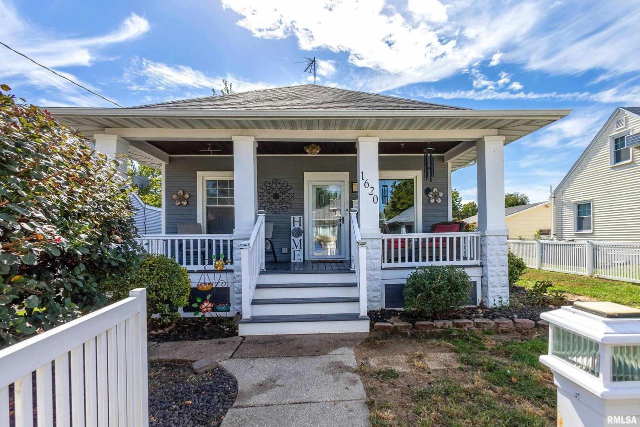 1620 27th Ave., Moline, IL 61265