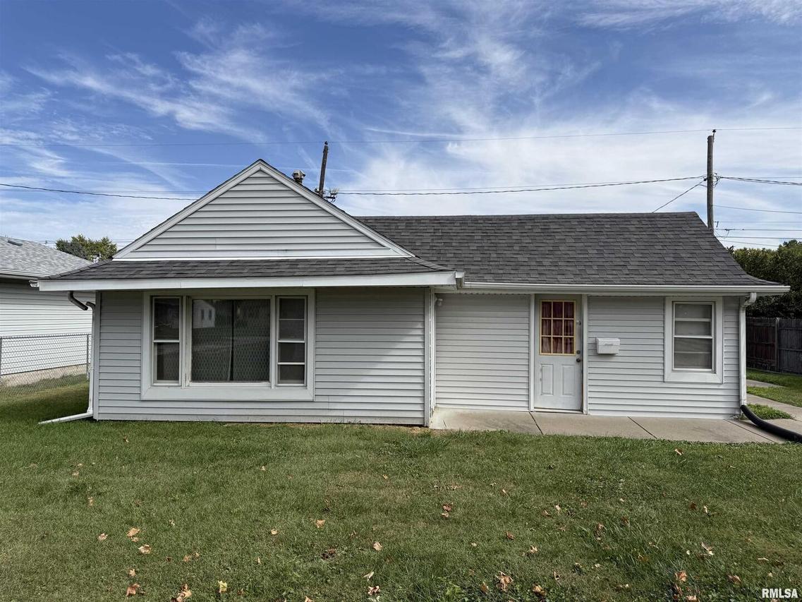 2402 45th St., Moline, IL 61265