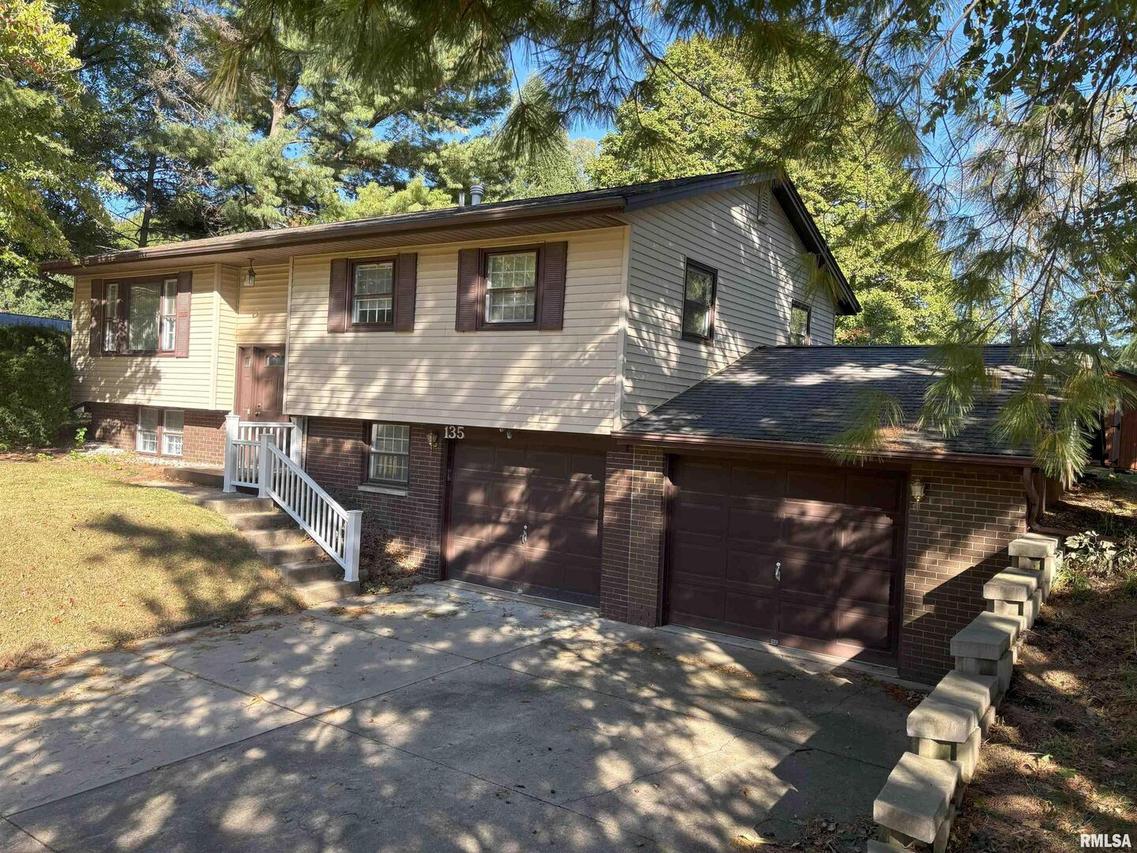 135 S Park Ct., Geneseo, IL 61254