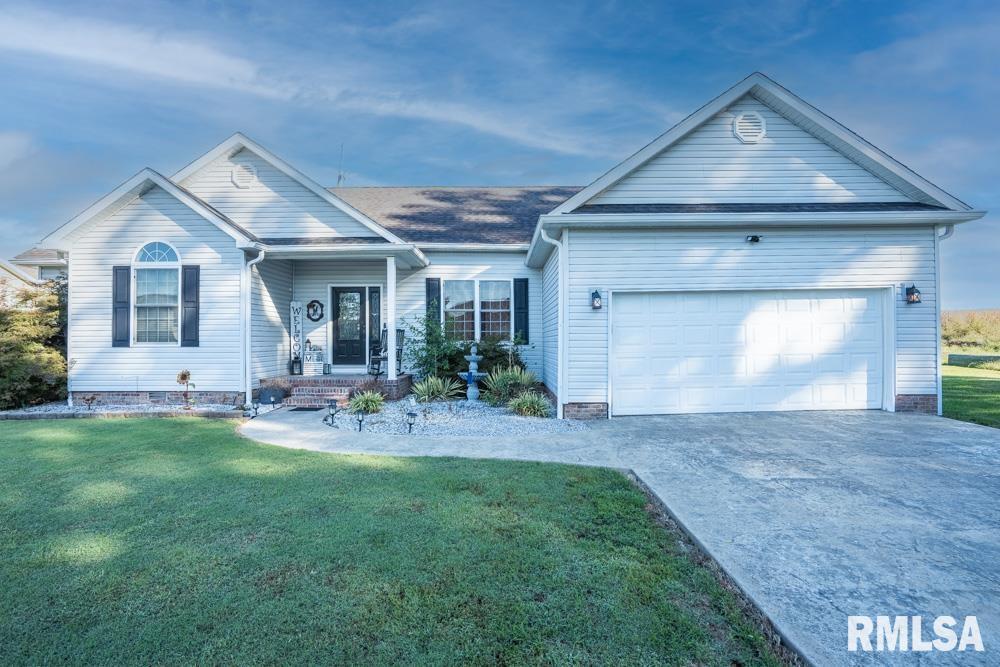 411 Bhrett Dr., Energy, IL 62933