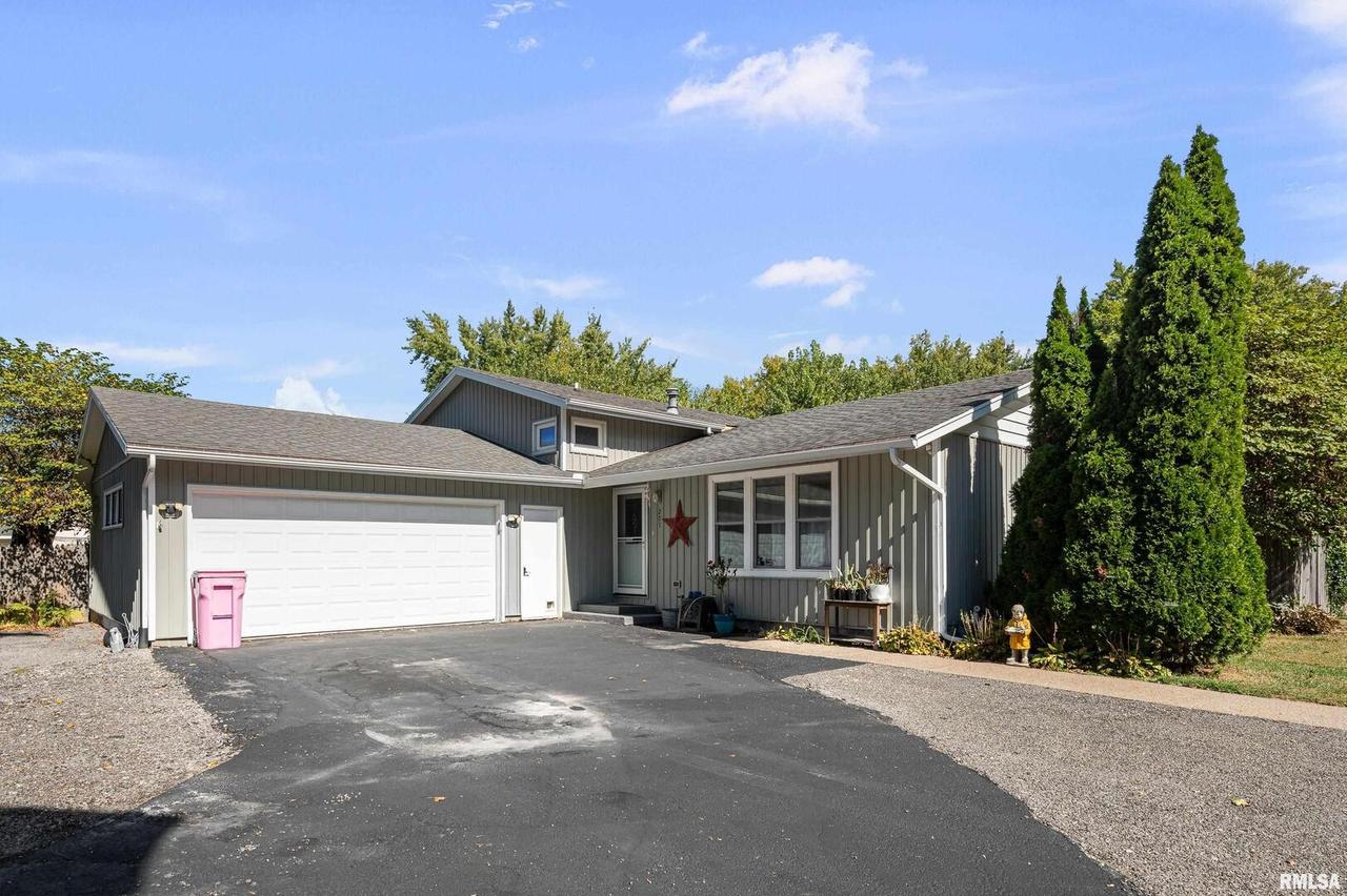 201 E Illinois St., Joy, IL 61260