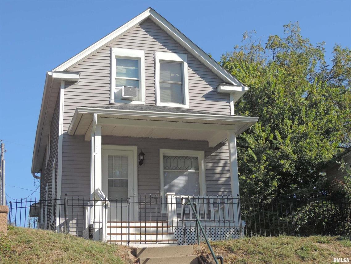 229 14th Ave., Moline, IL 61265