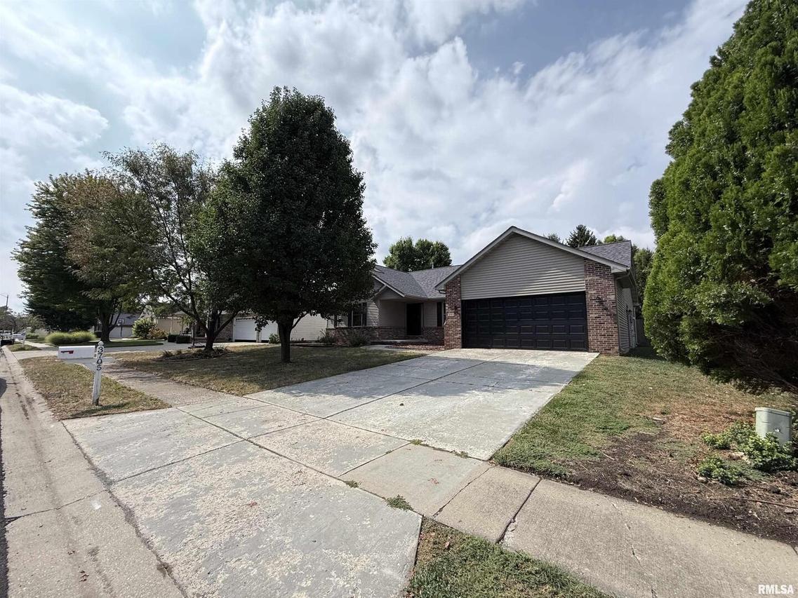 3705 Windshire Dr., Springfield, IL 62704
