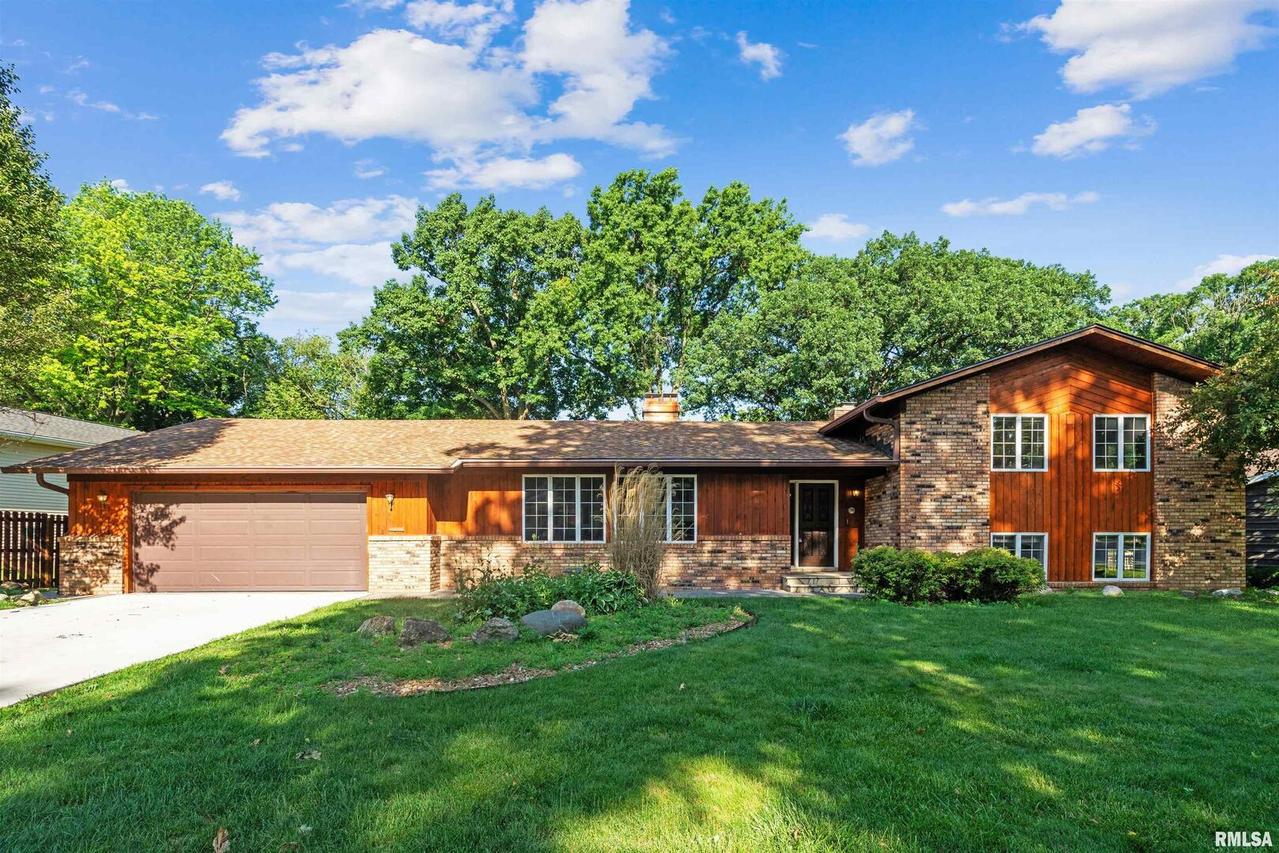 2351 5th St., East Moline, IL 61244