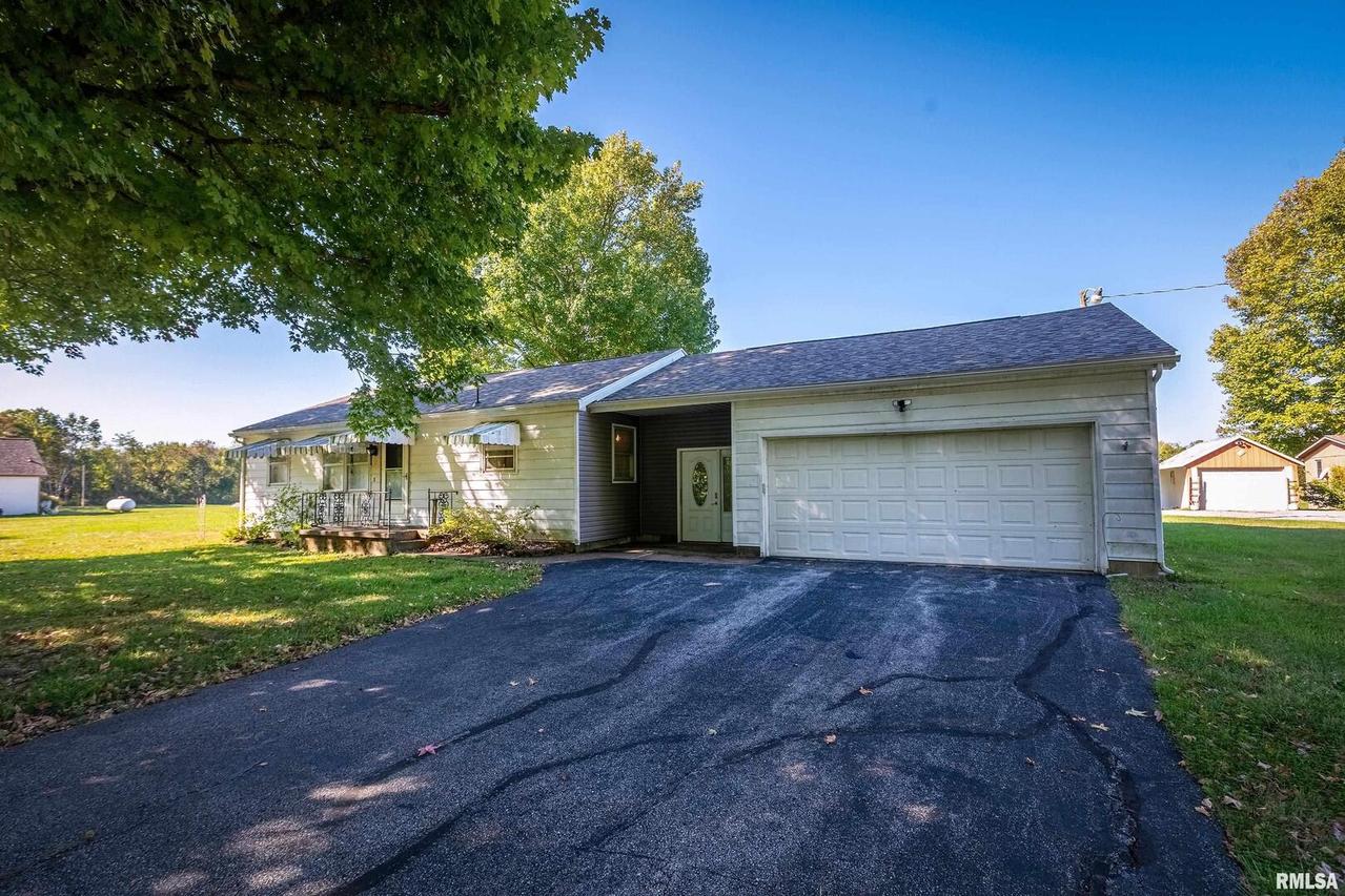 2943 N Rocky Comfort Rd., Makanda, IL 62958