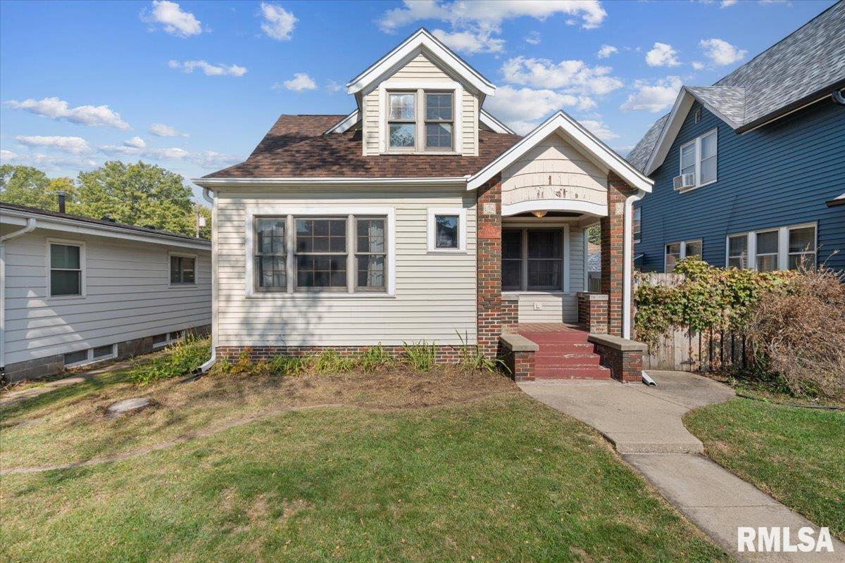 2421 15th Ave., Moline, IL