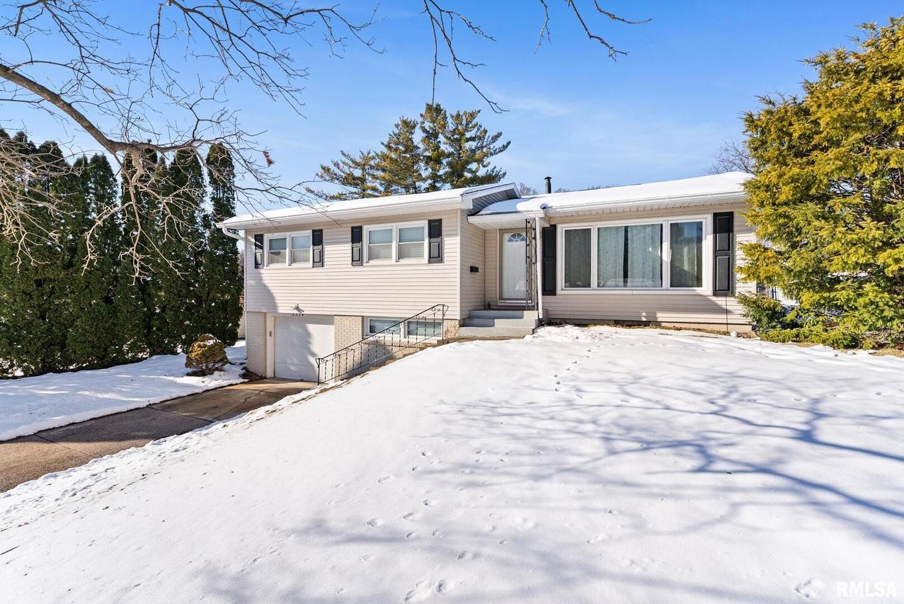3314 28th Street Ct., Rock Island, IL 61201