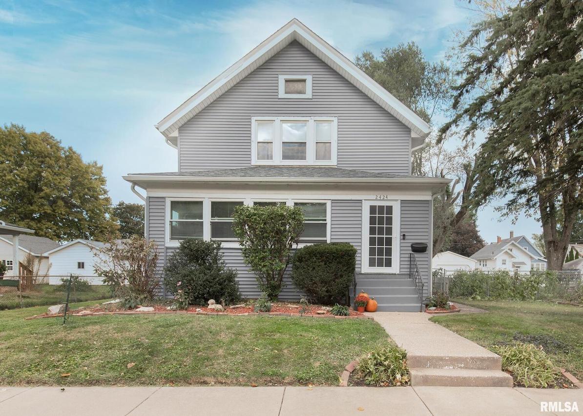 2424 4th St., Moline, IL 61265