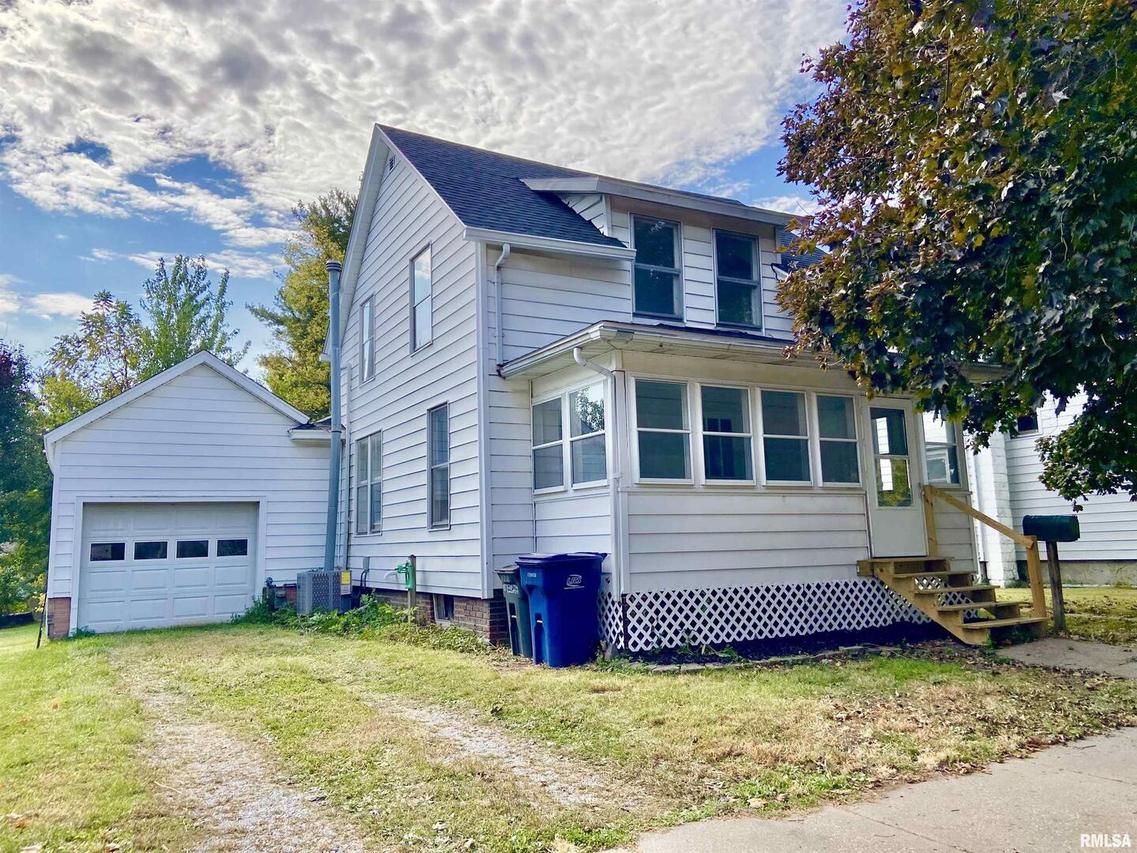 308 SE 4th St., Aledo, IL 61231