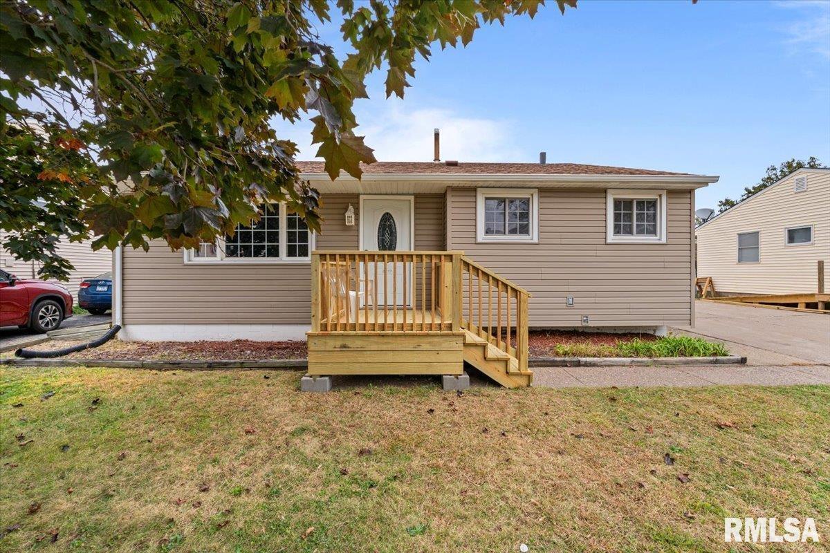 5017 44th Ave., Moline, IL 61265