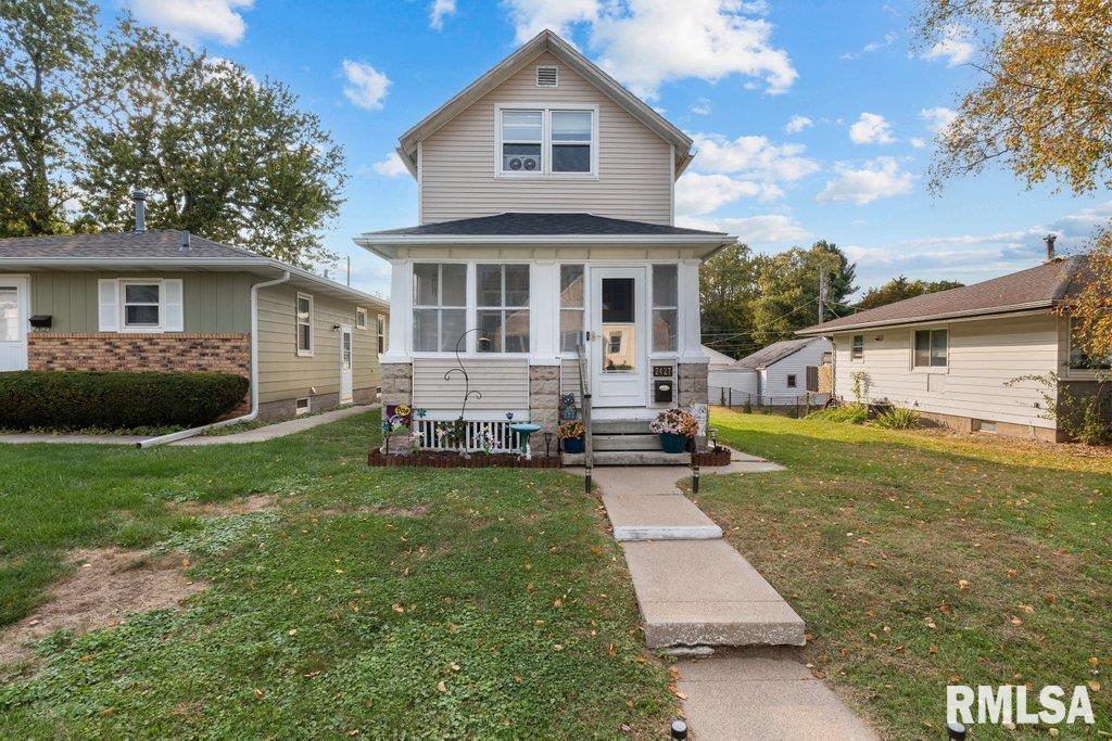 2427 32nd St., Moline, IL 61265
