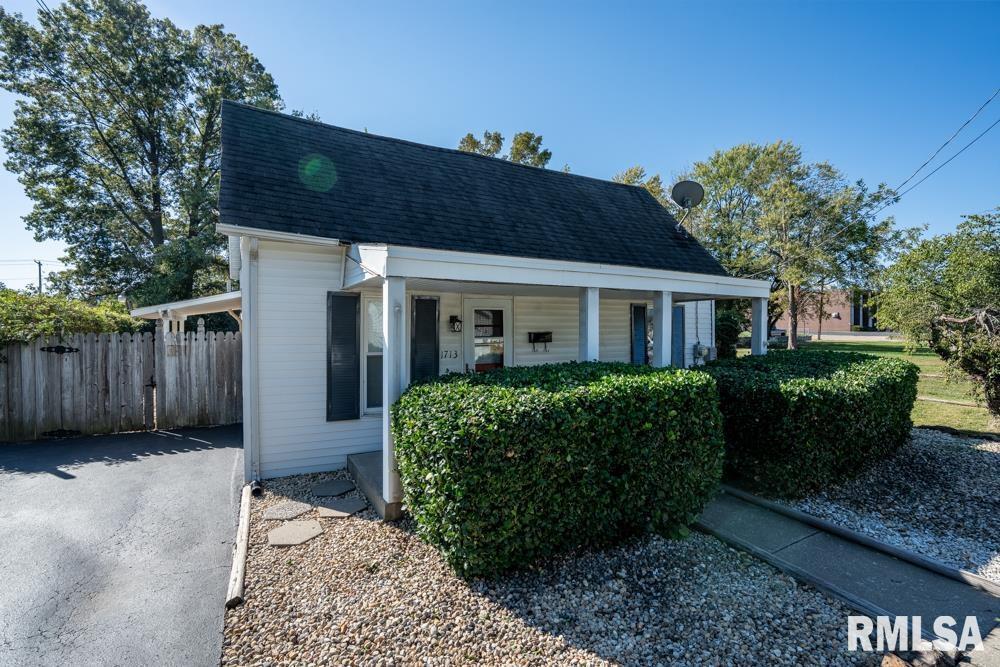 1713 W Dewey St., Marion, IL 62959