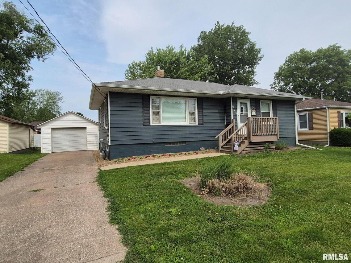 825 S Congress St., Geneseo, IL 61254