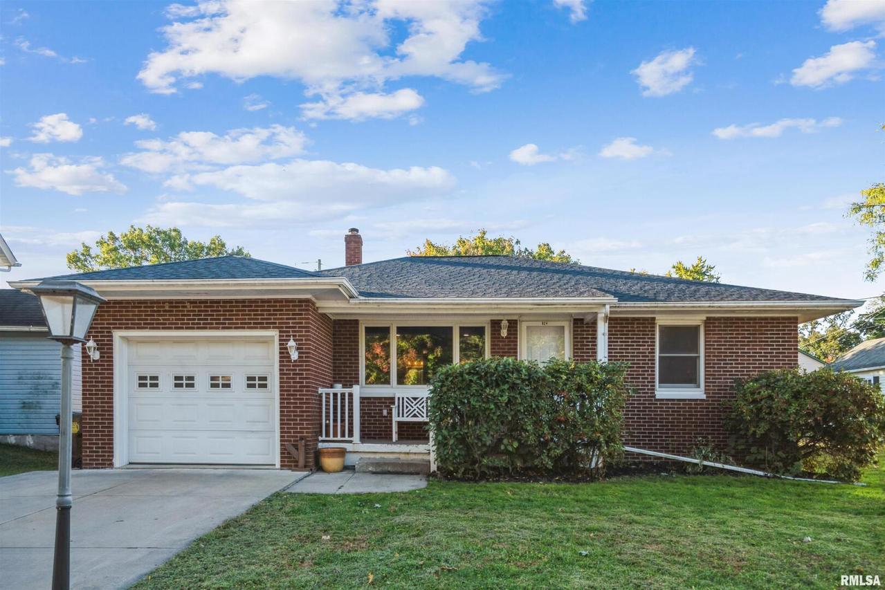 824 9th Ave., Fulton, IL 61252