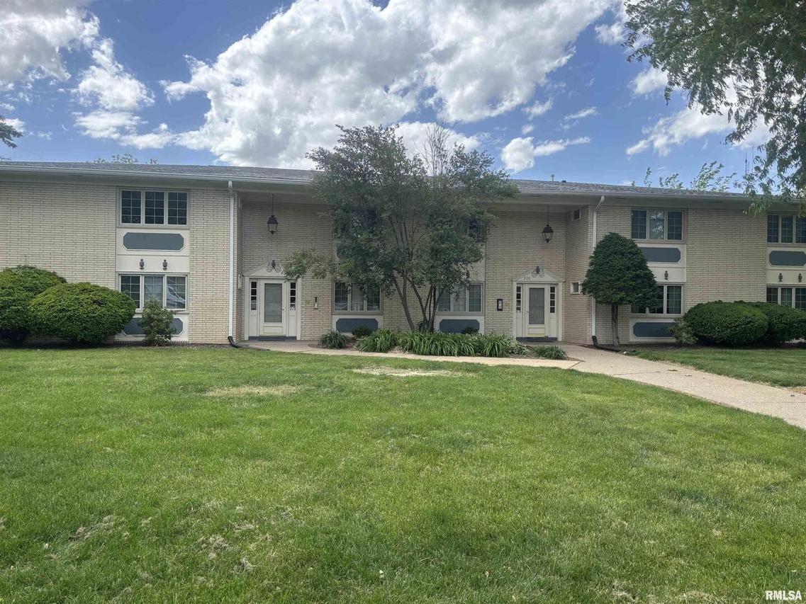 920 17th St. #28, Moline, IL 61265